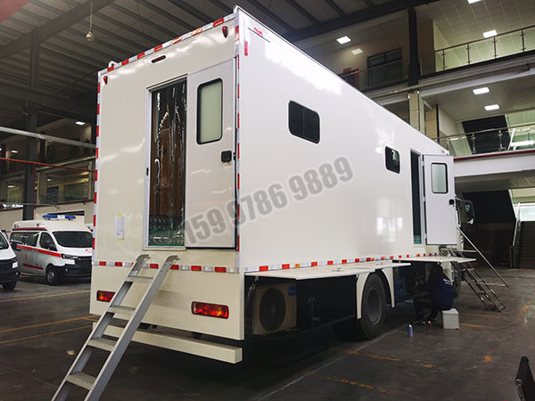 重汽HOWO 10坑位移動(dòng)廁所車(chē)圖片4